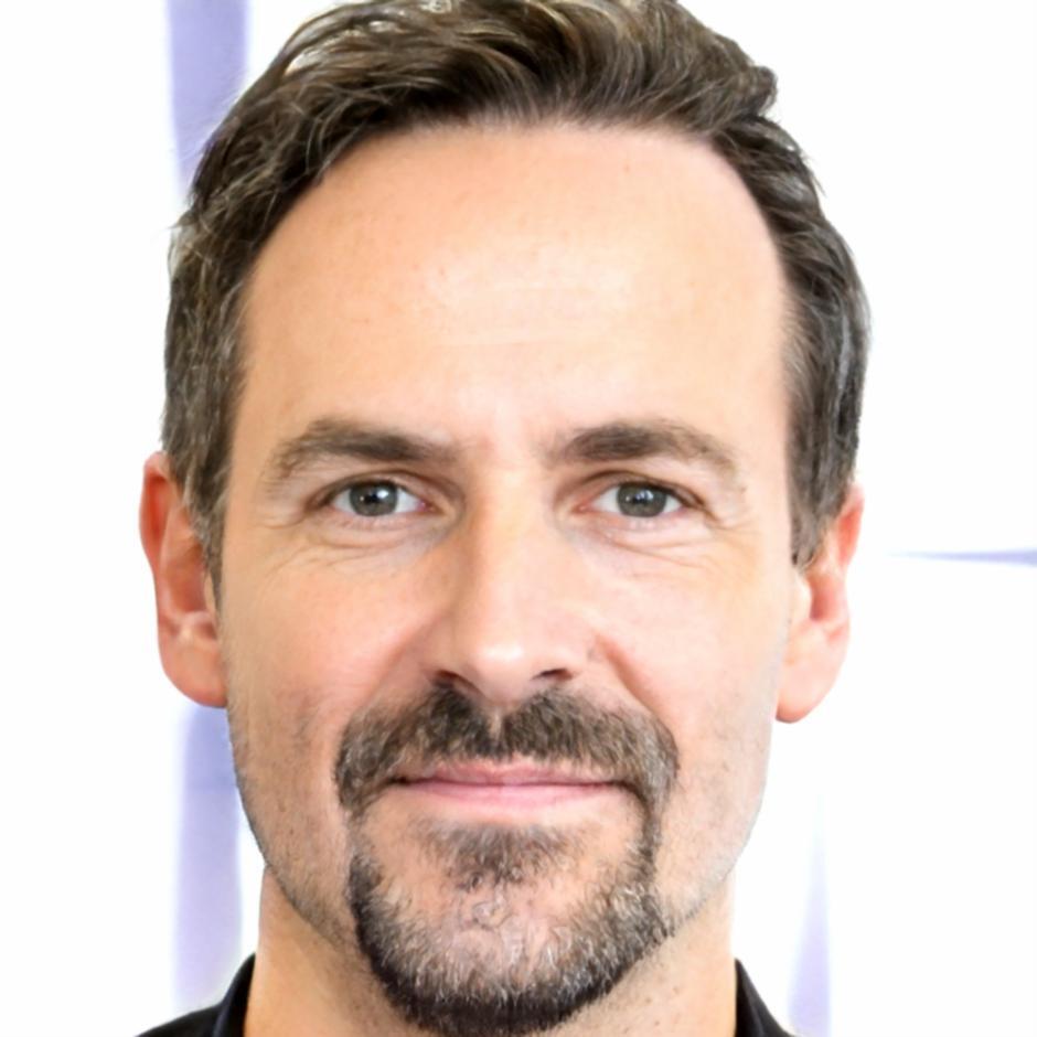 Marcus Thornfield, Lead Investment Automation Instructor